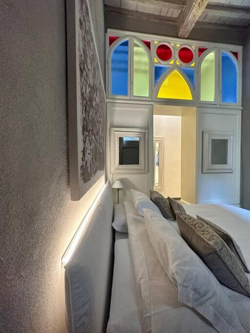 Appartement Lambe Next To Ponte Vecchio And Uffizi - Lovetheapartments