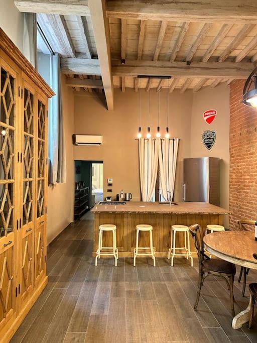 Lambe Next To Ponte Vecchio And Uffizi - Lovetheapartments Appartement Florence