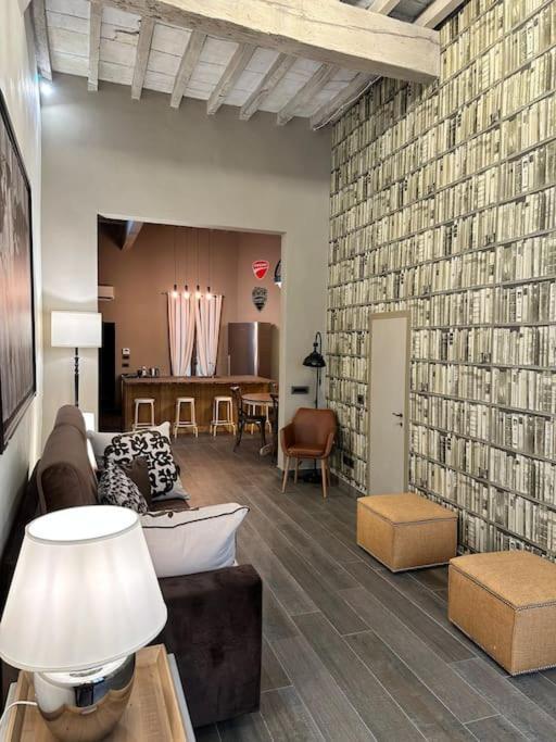 Appartement Lambe Next To Ponte Vecchio And Uffizi - Lovetheapartments