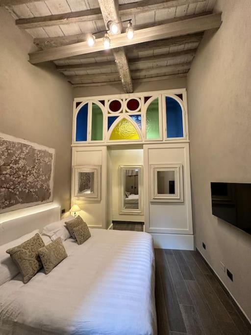 Lambe Next To Ponte Vecchio And Uffizi - Lovetheapartments Appartement Florence