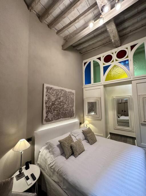 Lambe Next To Ponte Vecchio And Uffizi - Lovetheapartments Appartement *